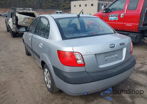 2006 Kia Rio Lx z USA, uszkodzony, nr VIN KNADE123466152902